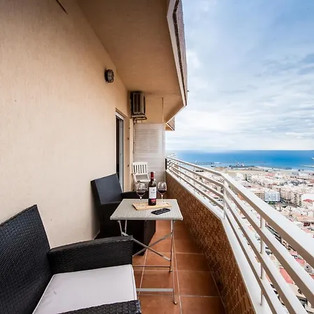 Skylights Apartment *